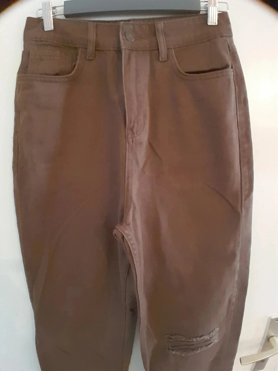 Calça jeans feminina, estilo rasgado Tamanho 38, cor marrom – photo 2